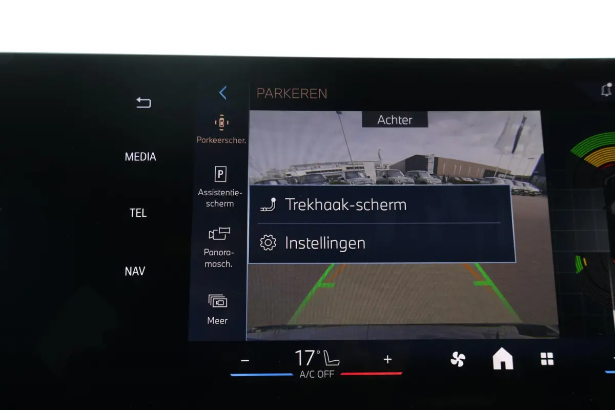 xDrive25e | SoH 100% | M-Sport Pakket | Achteruitrijcamera | Stoelverwarming Voor | Trekhaak | 18'' LM Dubbelspaak |