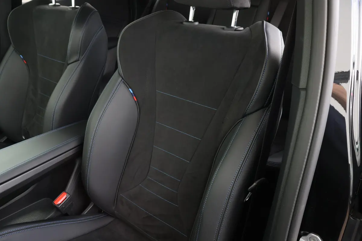 xDrive25e | SoH 100% | M-Sport Pakket | Achteruitrijcamera | Stoelverwarming Voor | Trekhaak | 18'' LM Dubbelspaak |