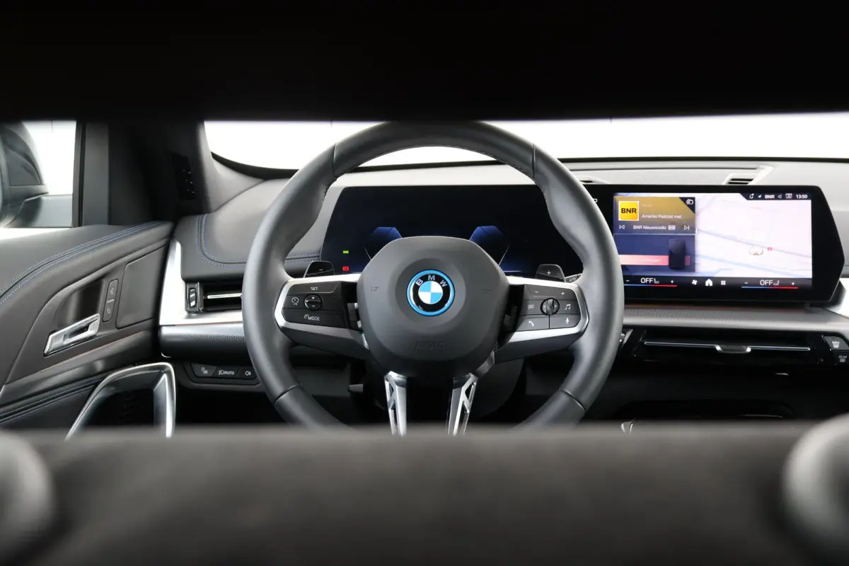 xDrive25e | SoH 100% | M-Sport Pakket | Achteruitrijcamera | Stoelverwarming Voor | Trekhaak | 18'' LM Dubbelspaak |