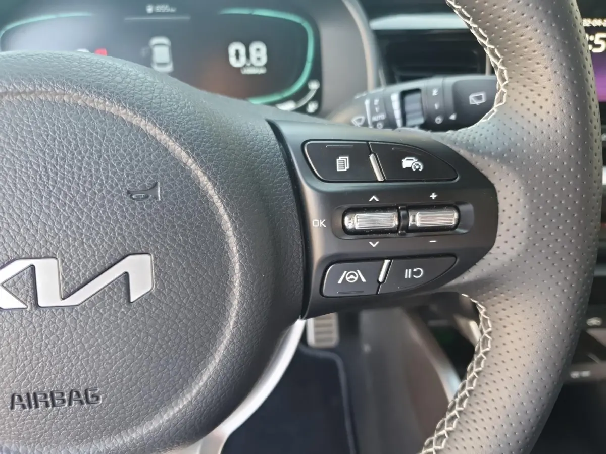 1.0 T-GDi MHEV GT-Line | GT-Line uitstraling | 17” lichtmetalen GT-Line velgen | Stoel- en Stuurverwarming | Cruise Control | Climate Control | Navigatie |