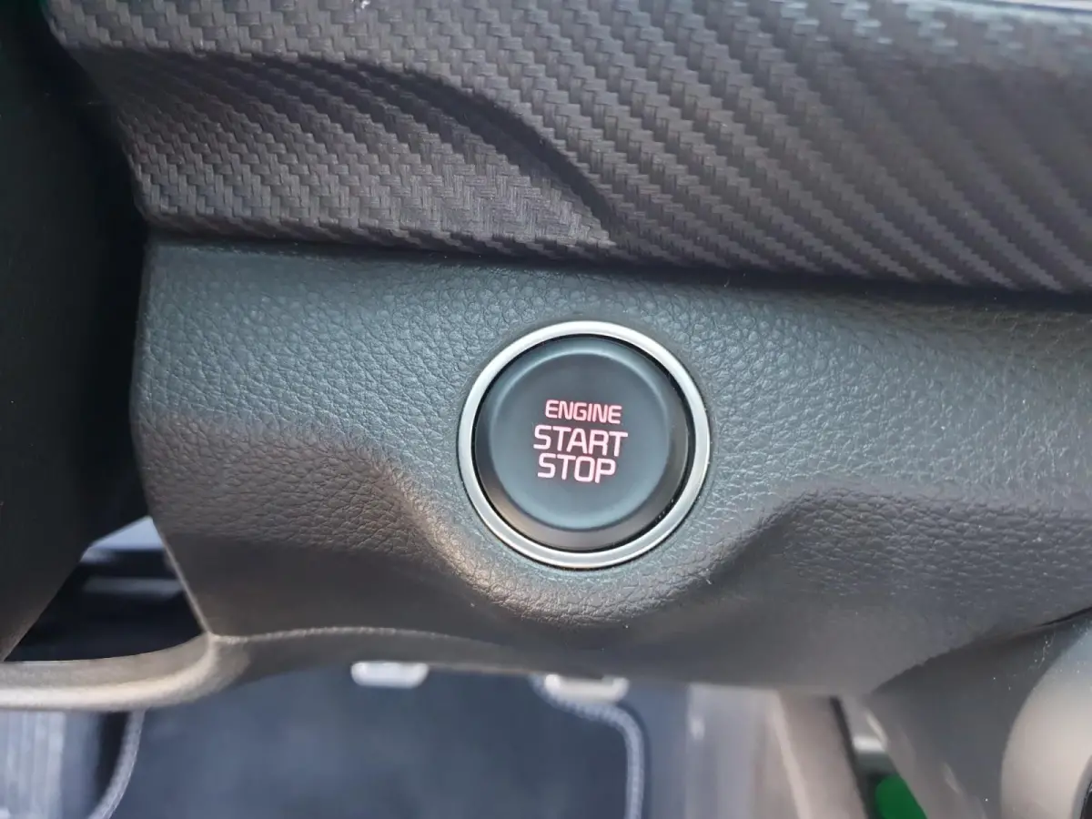 1.0 T-GDi MHEV GT-Line | GT-Line uitstraling | 17” lichtmetalen GT-Line velgen | Stoel- en Stuurverwarming | Cruise Control | Climate Control | Navigatie |