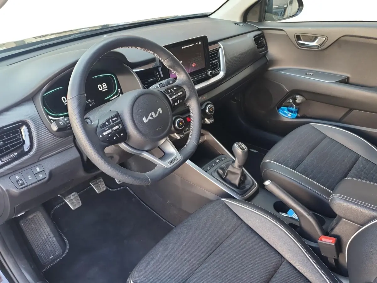 1.0 T-GDi MHEV GT-Line | GT-Line uitstraling | 17” lichtmetalen GT-Line velgen | Stoel- en Stuurverwarming | Cruise Control | Climate Control | Navigatie |