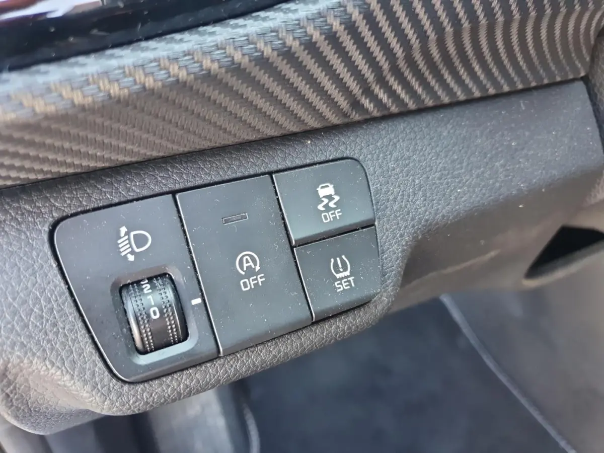 1.0 T-GDi MHEV GT-Line | GT-Line uitstraling | 17” lichtmetalen GT-Line velgen | Stoel- en Stuurverwarming | Cruise Control | Climate Control | Navigatie |