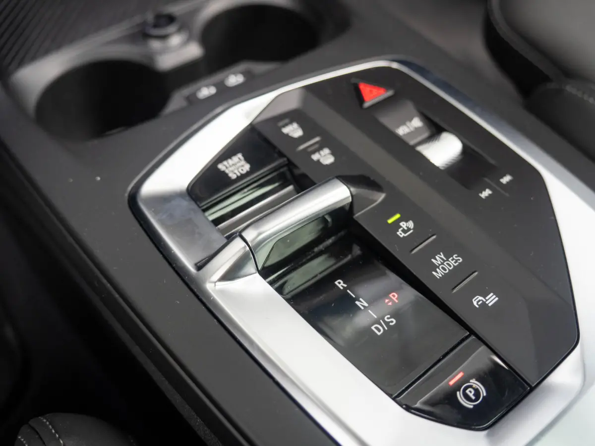 M135 xDrive | Harman-Kardon | Panoramadak | Stoelverwarming | Achteruitrijcamera | 19''