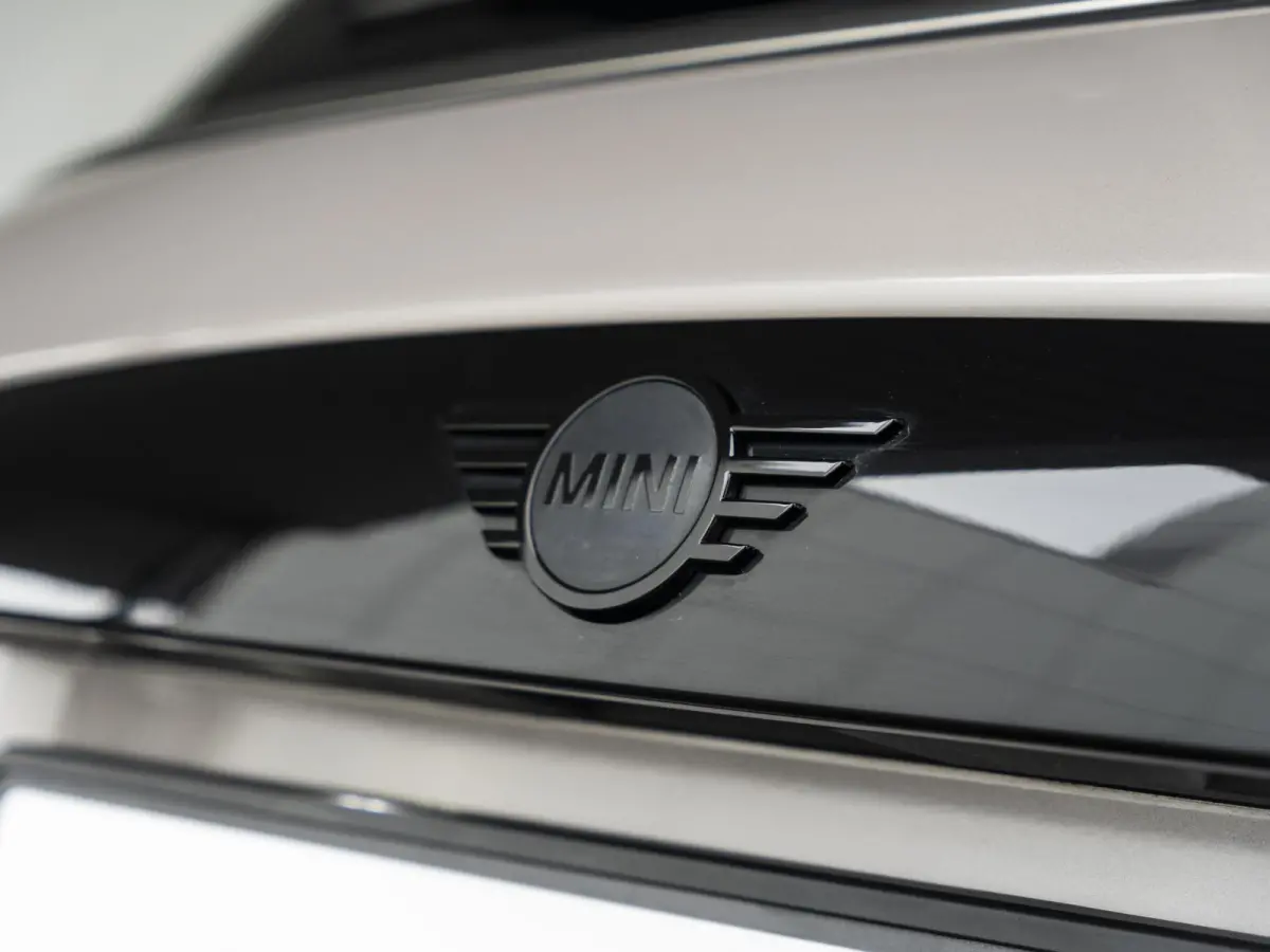 Cooper Classic + Comfort Plus + Piano Black Exterieur