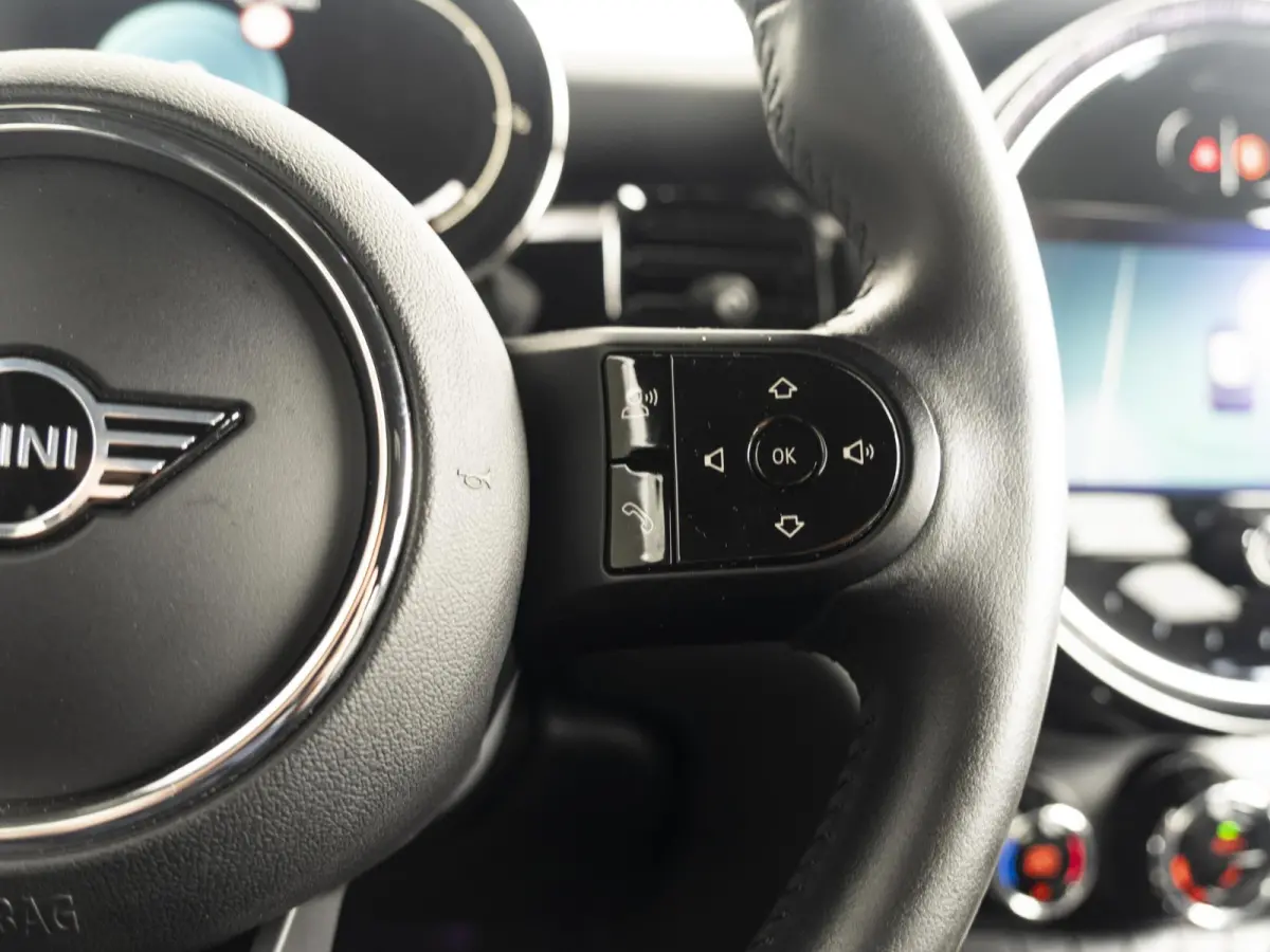 Cooper Classic + Comfort Plus + Piano Black Exterieur