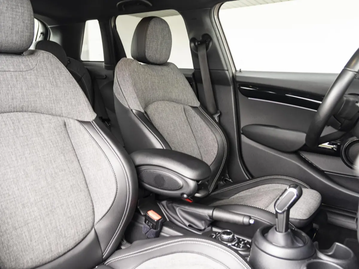 Cooper Classic + Comfort Plus + Piano Black Exterieur