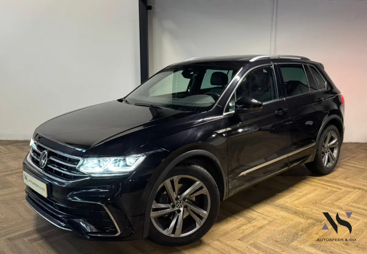 1.5 TSI R-Line PANO KEYLESS CAM