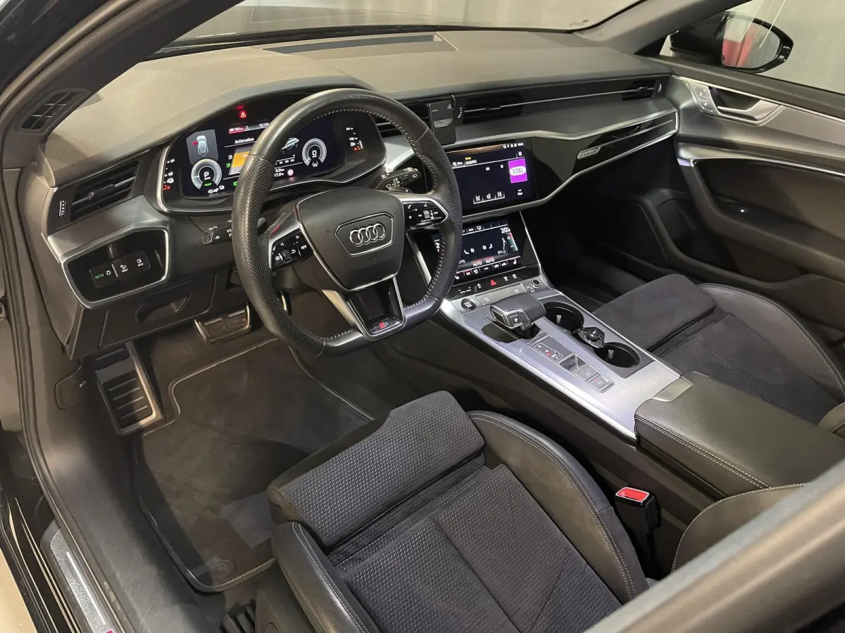 55 TFSI e quattro Competition 19"/SOH 97%/Aero Pakket/Trekhaak/Stoelverwarming + memory/Adaptieve cruise/Keyless/Camera/Matrix LED