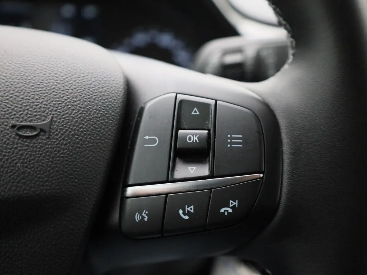 1.0 EcoBoost Hybrid Titanium | Apple Carplay/Android Auto | Cruise Control | Navigatie | Parkeersensoren | Bluetooth |