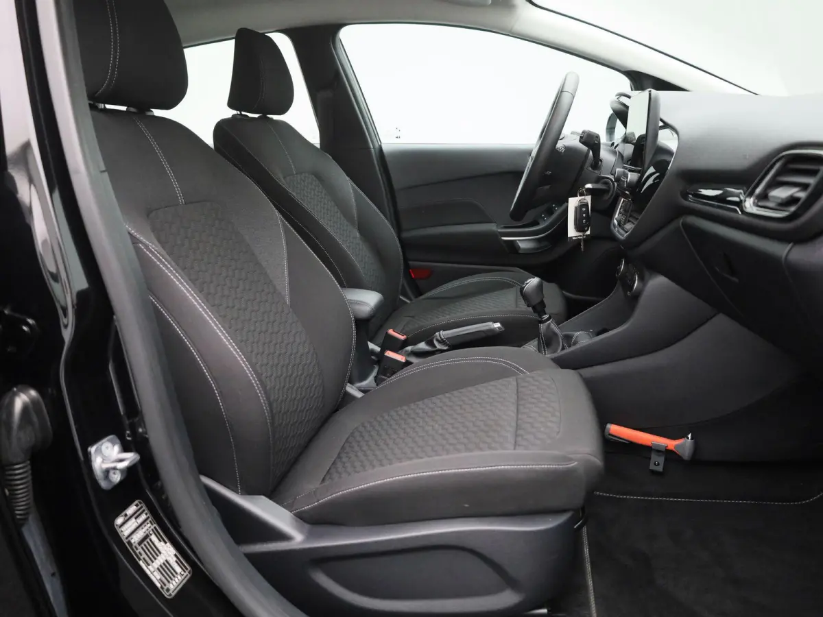 1.0 EcoBoost Hybrid Titanium | Apple Carplay/Android Auto | Cruise Control | Navigatie | Parkeersensoren | Bluetooth |