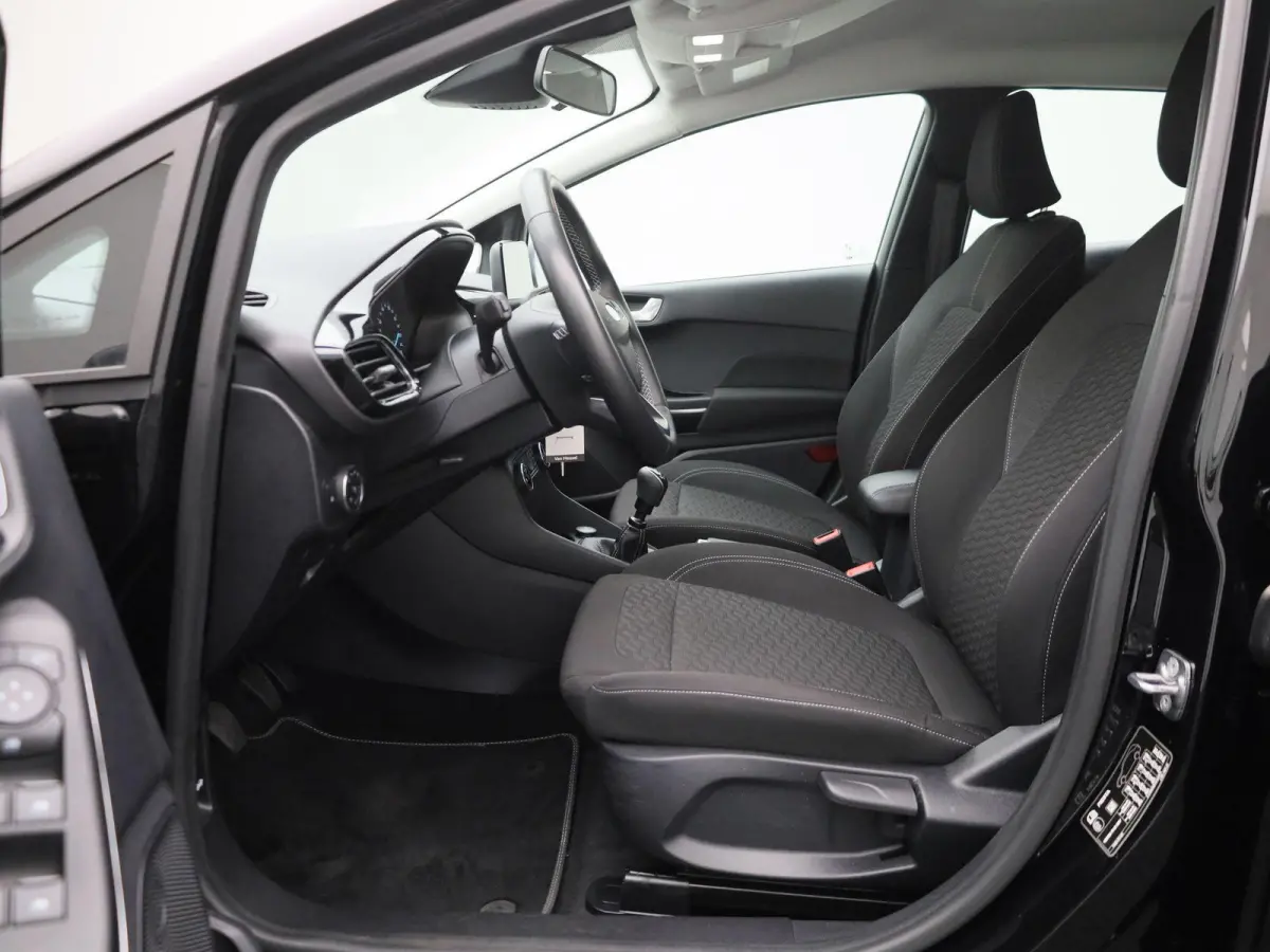 1.0 EcoBoost Hybrid Titanium | Apple Carplay/Android Auto | Cruise Control | Navigatie | Parkeersensoren | Bluetooth |