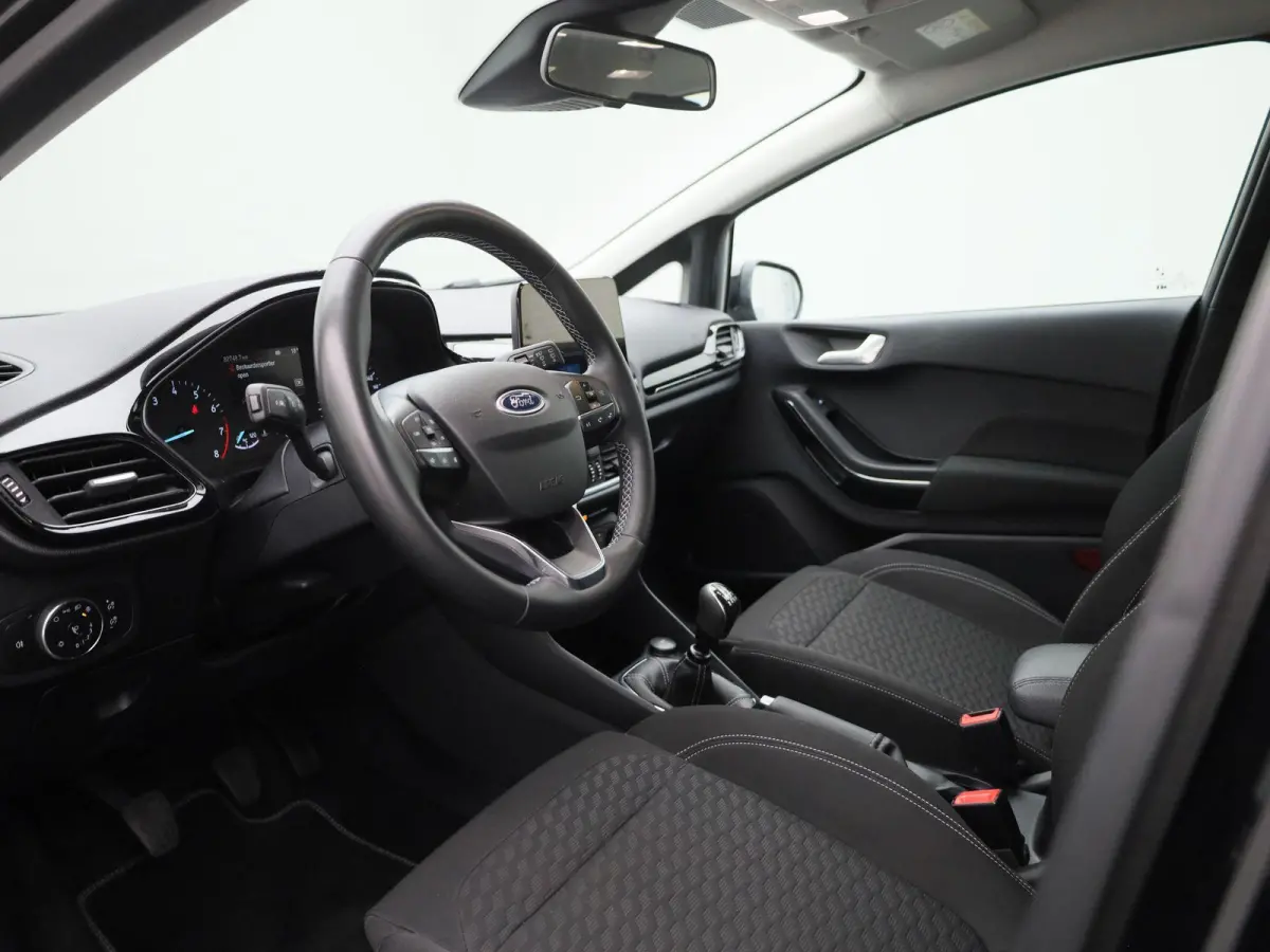 1.0 EcoBoost Hybrid Titanium | Apple Carplay/Android Auto | Cruise Control | Navigatie | Parkeersensoren | Bluetooth |