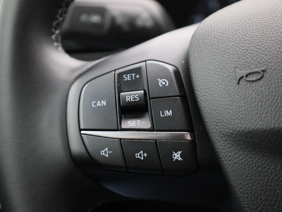 1.0 EcoBoost Hybrid Titanium | Apple Carplay/Android Auto | Cruise Control | Navigatie | Parkeersensoren | Bluetooth |