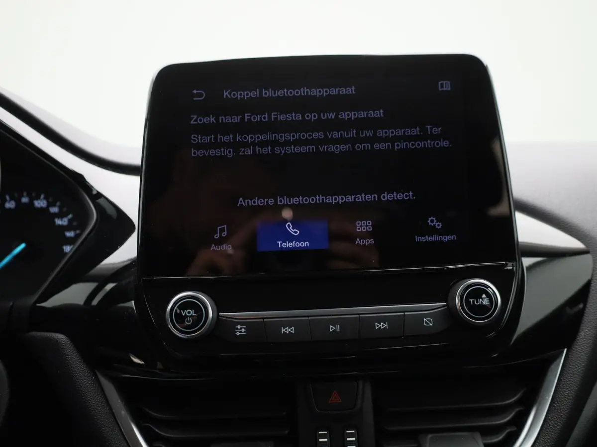 1.0 EcoBoost Hybrid Titanium | Apple Carplay/Android Auto | Cruise Control | Navigatie | Parkeersensoren | Bluetooth |