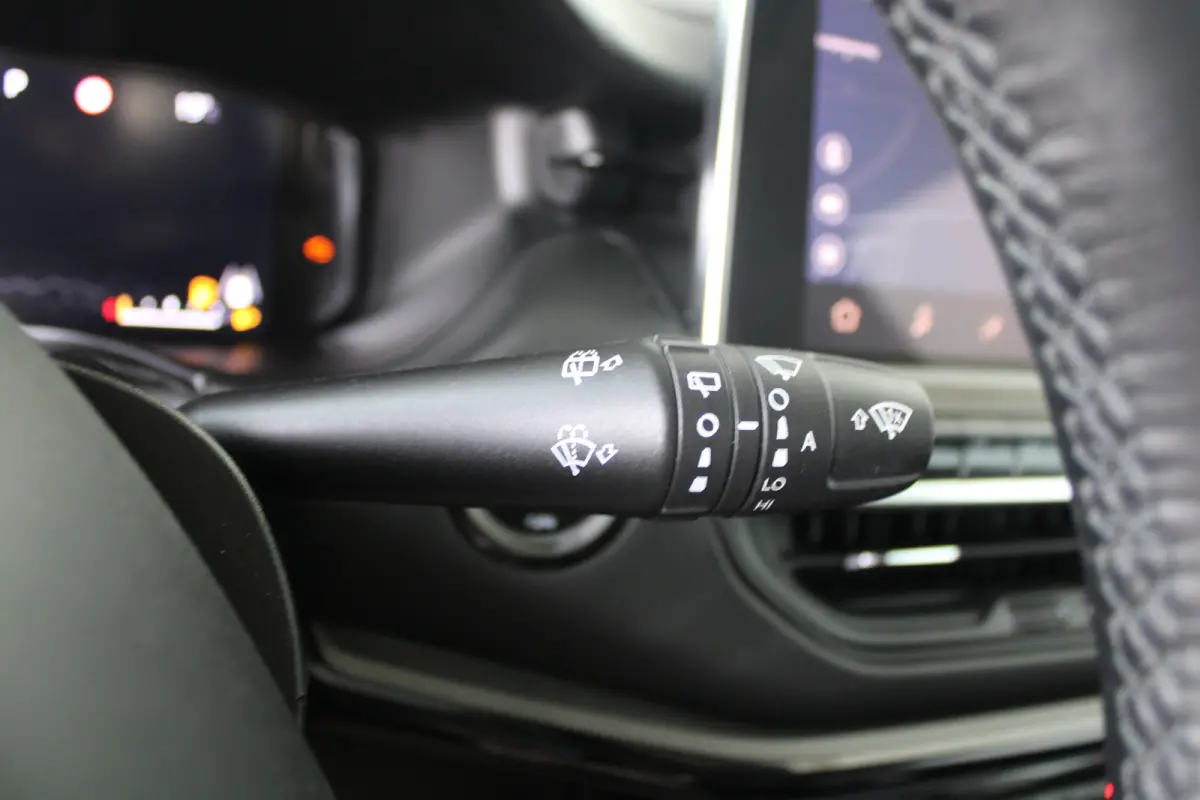 1.5T e-Hybrid S | Lederen bekleding | Schuif-kanteldak | Premium audio | Camera | Navigatie