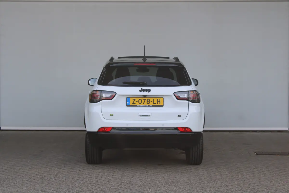 1.5T e-Hybrid S | Lederen bekleding | Schuif-kanteldak | Premium audio | Camera | Navigatie