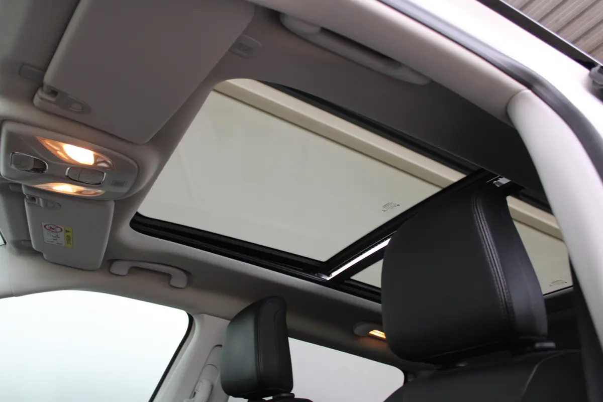 1.5T e-Hybrid S | Lederen bekleding | Schuif-kanteldak | Premium audio | Camera | Navigatie