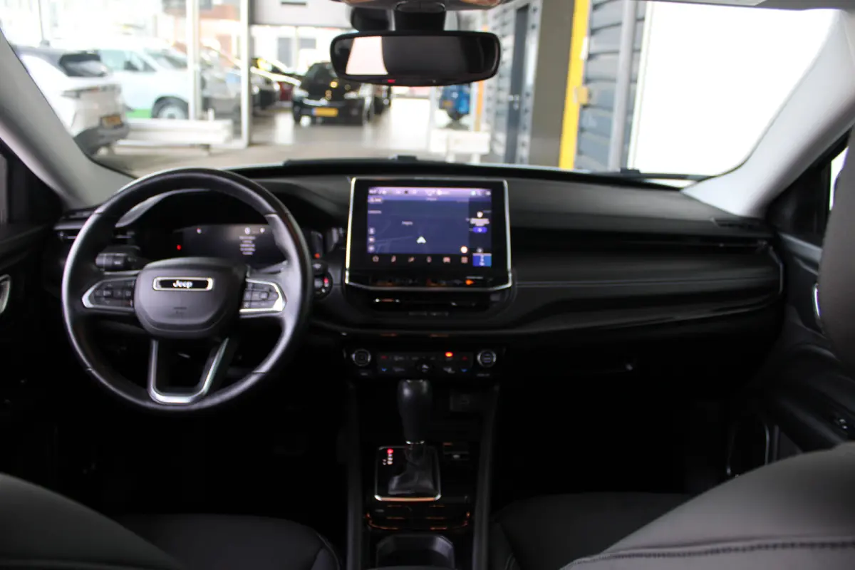 1.5T e-Hybrid S | Lederen bekleding | Schuif-kanteldak | Premium audio | Camera | Navigatie