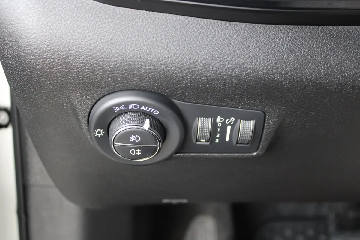 1.5T e-Hybrid S | Lederen bekleding | Schuif-kanteldak | Premium audio | Camera | Navigatie