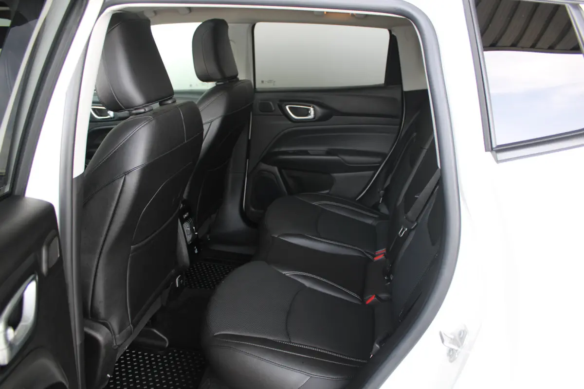 1.5T e-Hybrid S | Lederen bekleding | Schuif-kanteldak | Premium audio | Camera | Navigatie