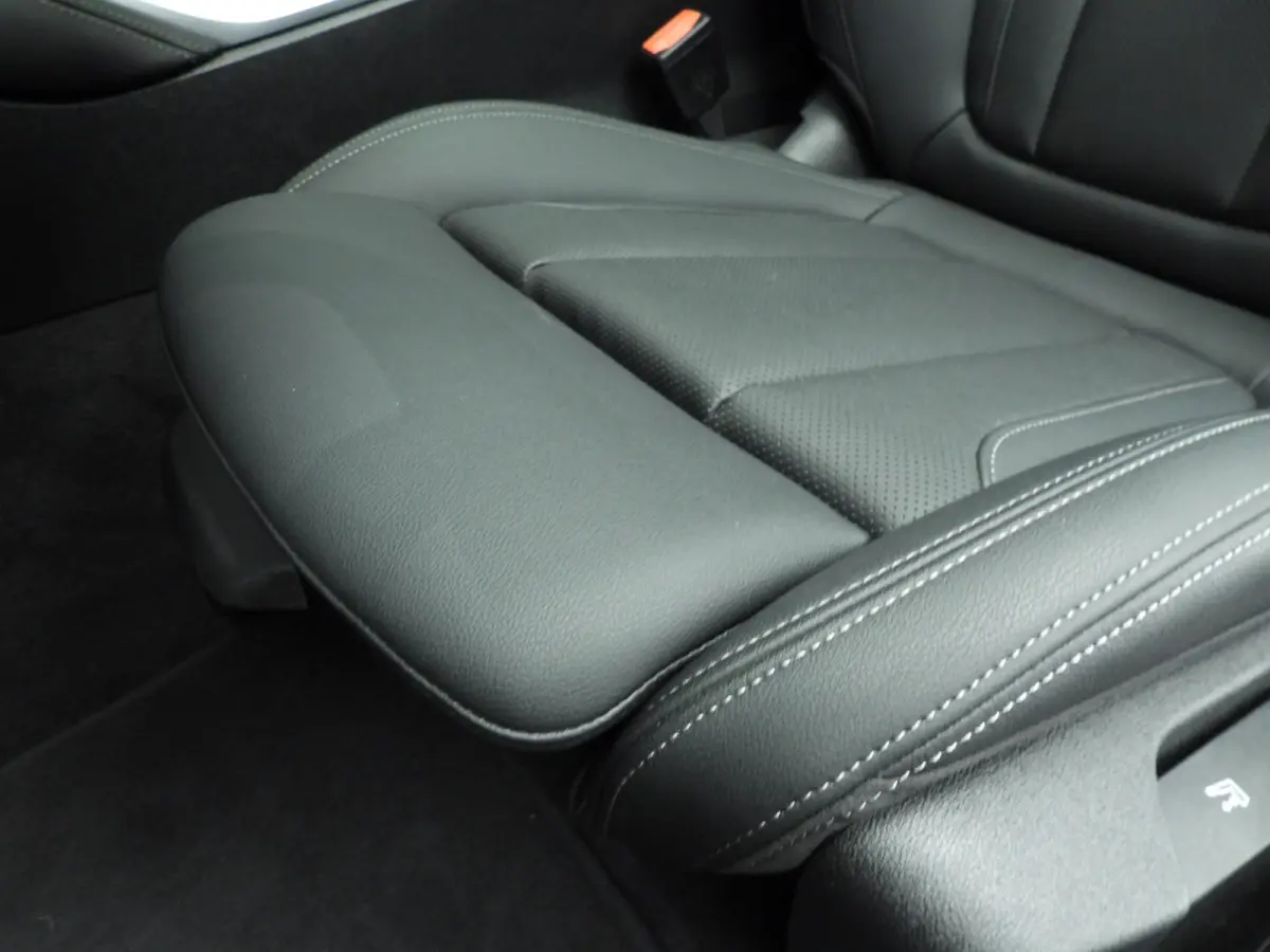420i | M-Sportpakket | LED | Navigatie | Schuifdak | Sportstoelen | Stoelverwarming | DAB | Alu 20 inch