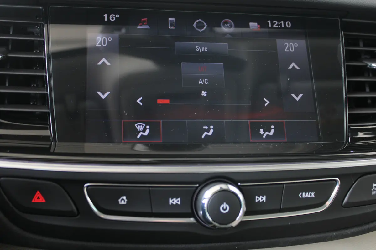 1.5 Turbo EcoTec Innovation | Afneembare trekhaak | Elektronische achterklep | Climate control | Matrix Led |