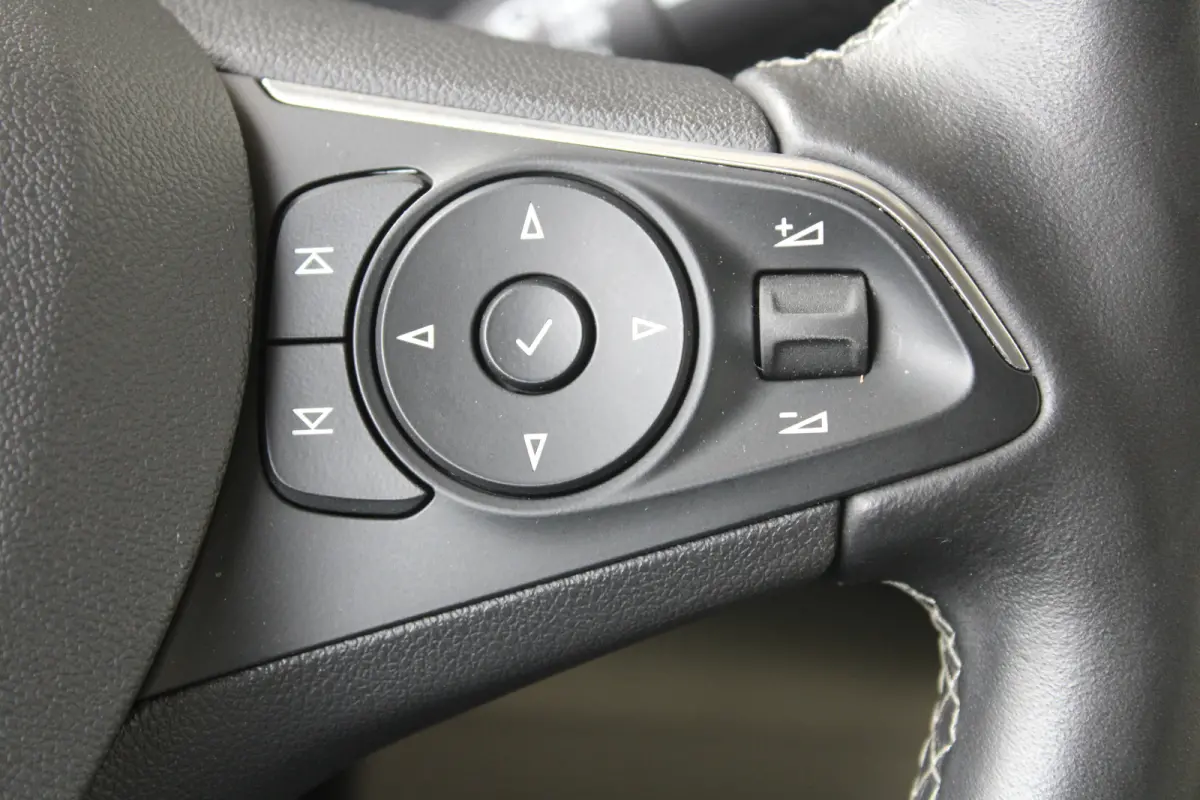 1.5 Turbo EcoTec Innovation | Afneembare trekhaak | Elektronische achterklep | Climate control | Matrix Led |