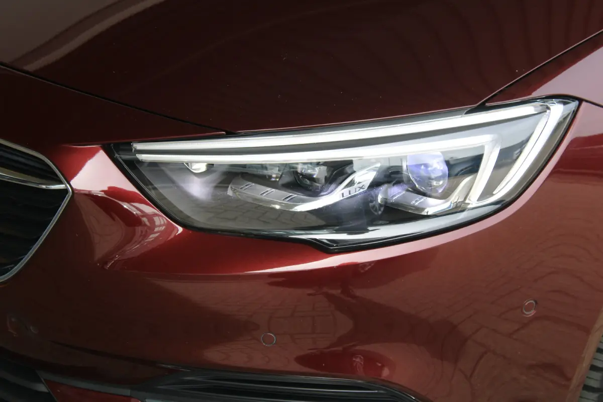 1.5 Turbo EcoTec Innovation | Afneembare trekhaak | Elektronische achterklep | Climate control | Matrix Led |