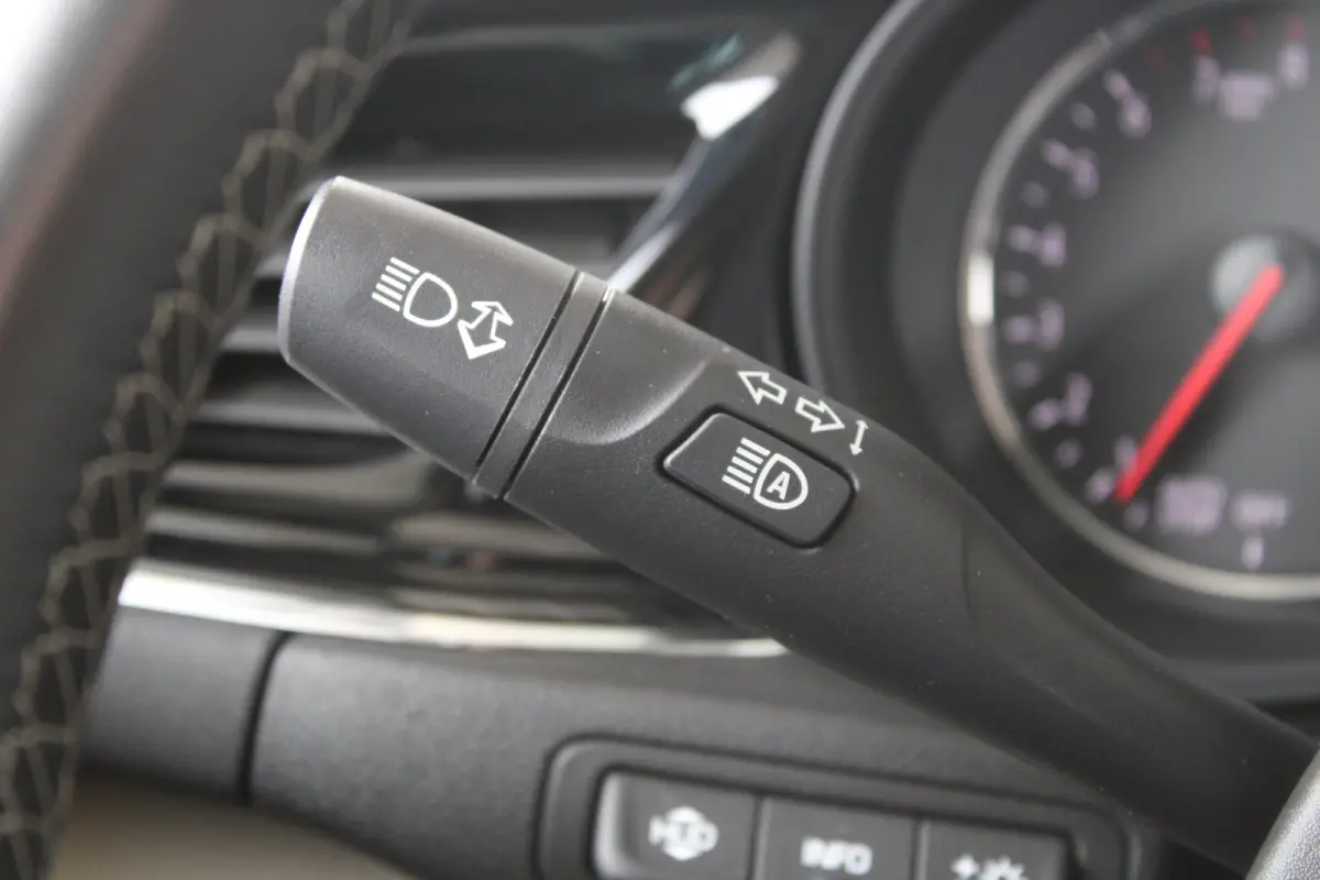 1.5 Turbo EcoTec Innovation | Afneembare trekhaak | Elektronische achterklep | Climate control | Matrix Led |