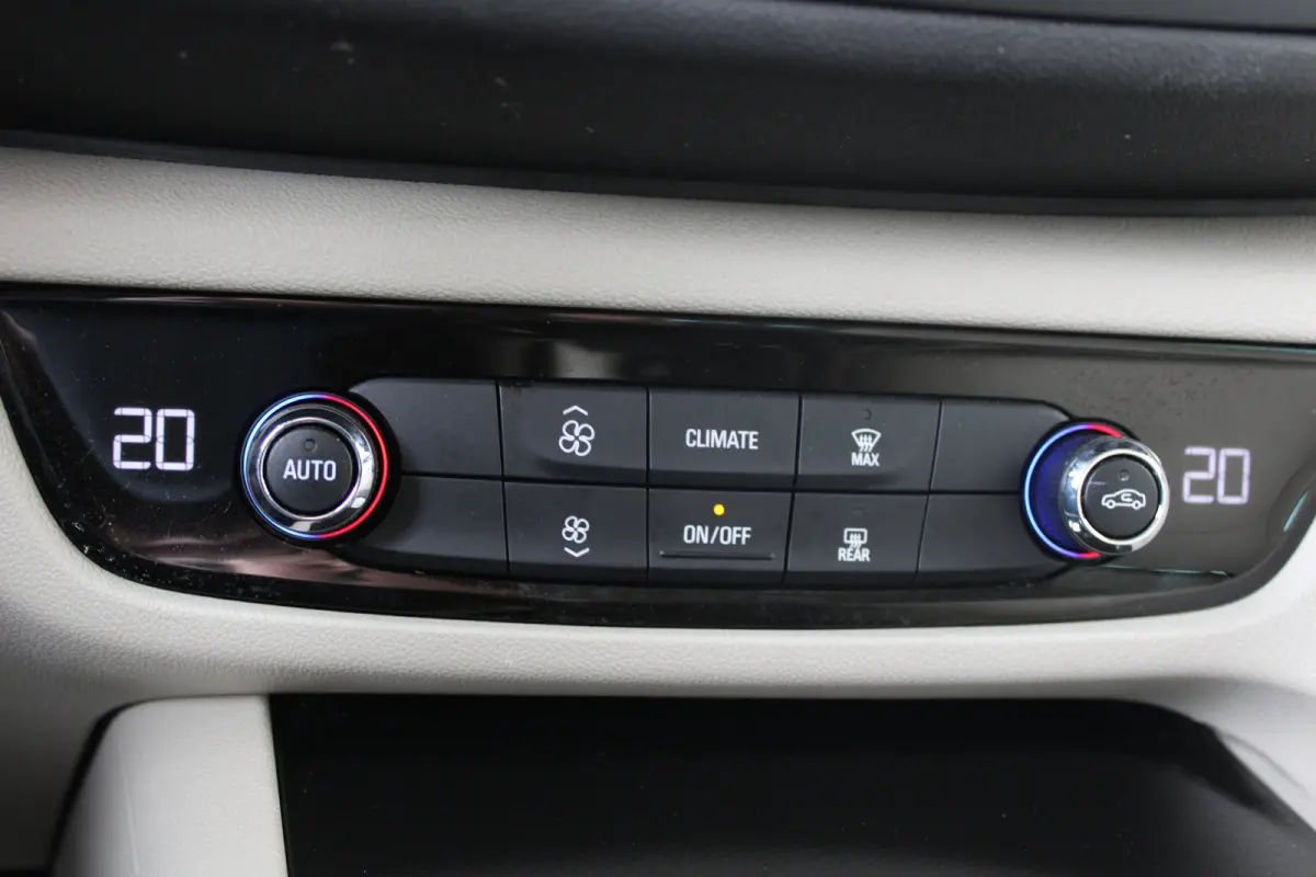 1.5 Turbo EcoTec Innovation | Afneembare trekhaak | Elektronische achterklep | Climate control | Matrix Led |