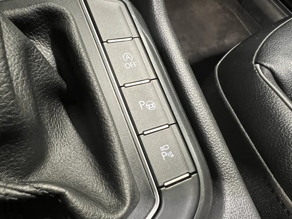 2.0 TSI 4Motion Highline | Navigatie/Android/Apple Carplay | LMV 19" | Voorstoelen + stuur verwarmd | Cruise Control Adaptief | Lederen Bekleding | Elek. Panorama dak |