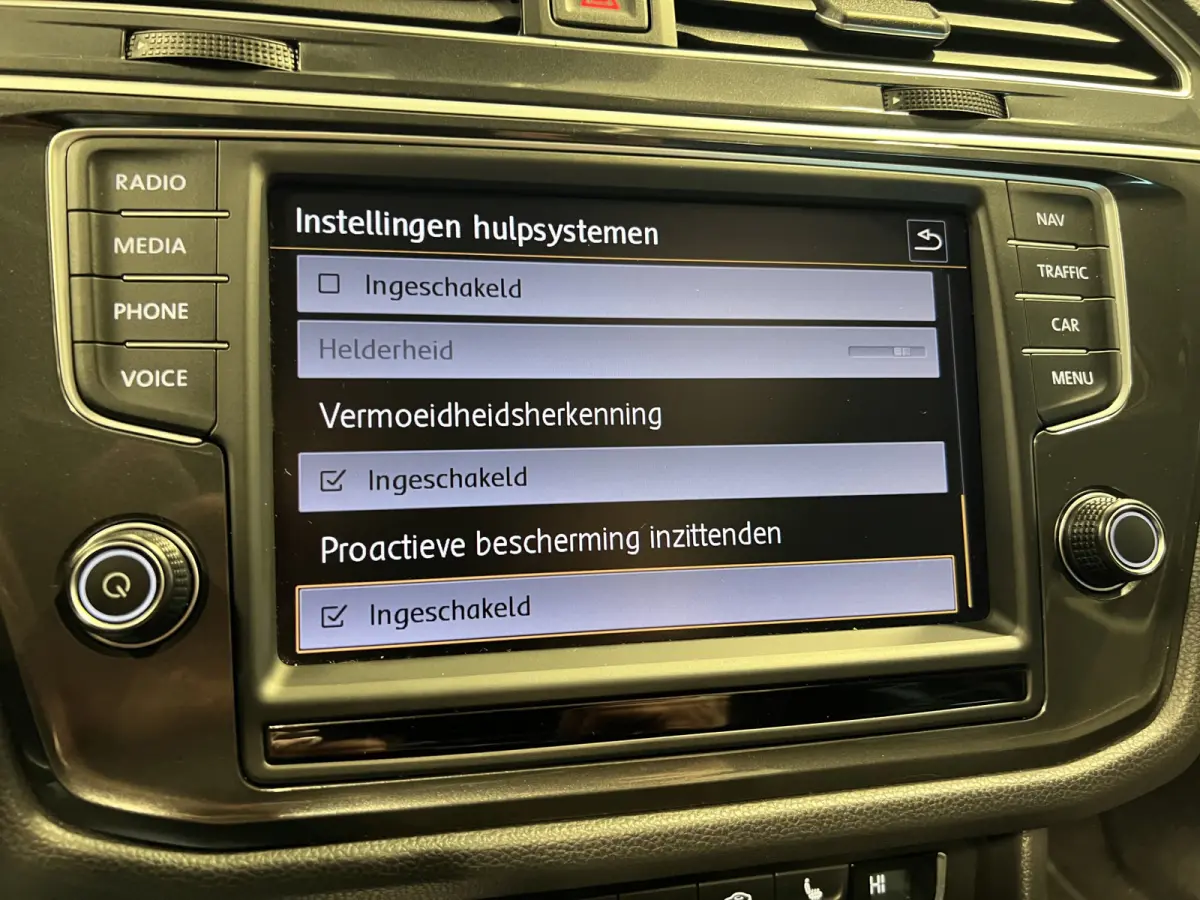 2.0 TSI 4Motion Highline | Navigatie/Android/Apple Carplay | LMV 19" | Voorstoelen + stuur verwarmd | Cruise Control Adaptief | Lederen Bekleding | Elek. Panorama dak |