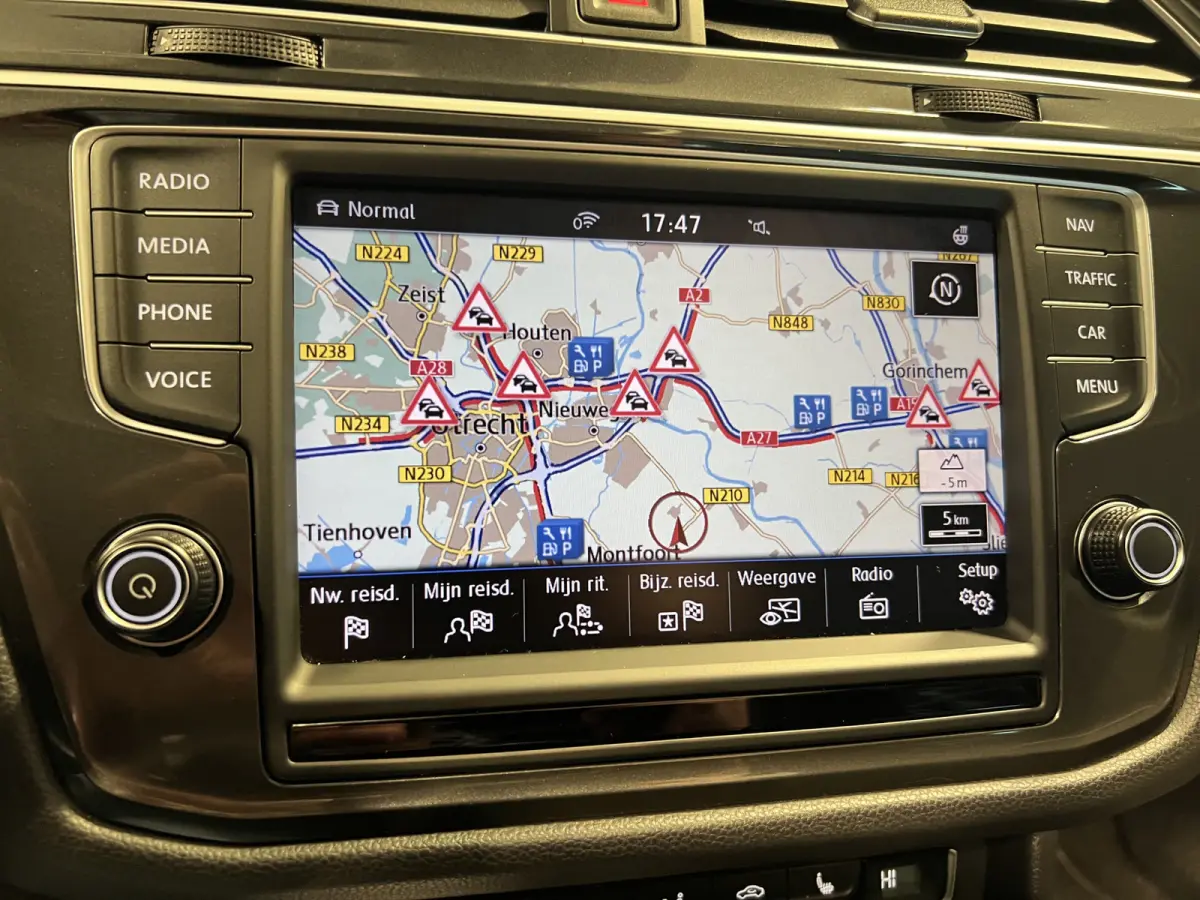 2.0 TSI 4Motion Highline | Navigatie/Android/Apple Carplay | LMV 19" | Voorstoelen + stuur verwarmd | Cruise Control Adaptief | Lederen Bekleding | Elek. Panorama dak |