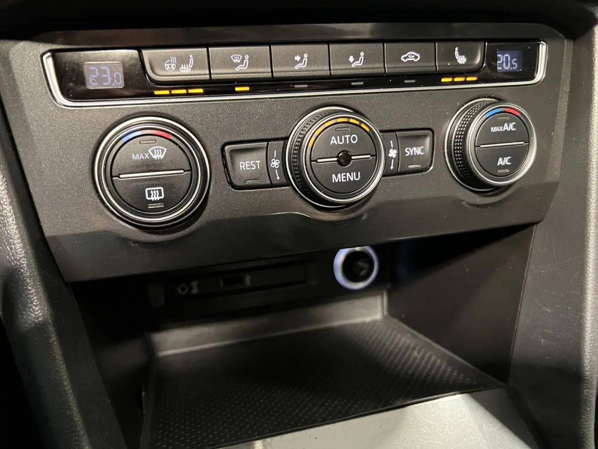 2.0 TSI 4Motion Highline | Navigatie/Android/Apple Carplay | LMV 19" | Voorstoelen + stuur verwarmd | Cruise Control Adaptief | Lederen Bekleding | Elek. Panorama dak |