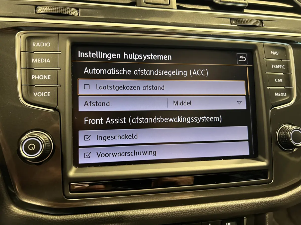 2.0 TSI 4Motion Highline | Navigatie/Android/Apple Carplay | LMV 19" | Voorstoelen + stuur verwarmd | Cruise Control Adaptief | Lederen Bekleding | Elek. Panorama dak |