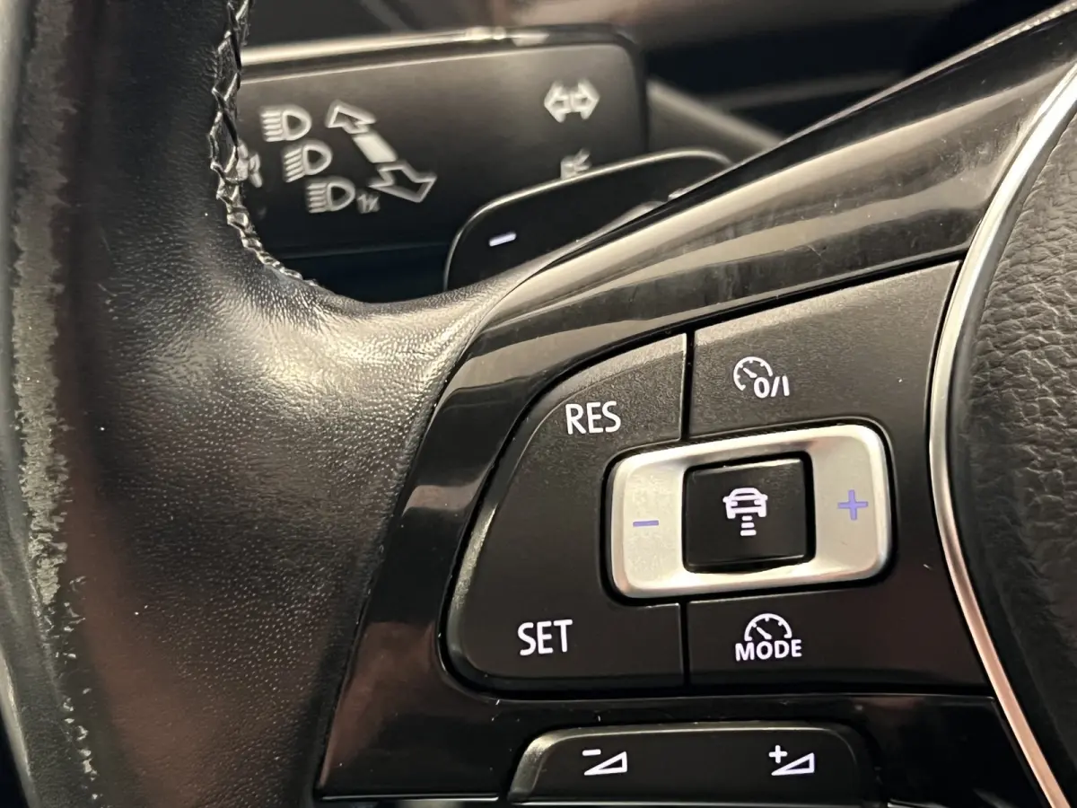 2.0 TSI 4Motion Highline | Navigatie/Android/Apple Carplay | LMV 19" | Voorstoelen + stuur verwarmd | Cruise Control Adaptief | Lederen Bekleding | Elek. Panorama dak |