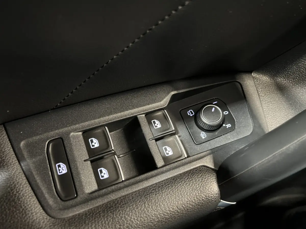 2.0 TSI 4Motion Highline | Navigatie/Android/Apple Carplay | LMV 19" | Voorstoelen + stuur verwarmd | Cruise Control Adaptief | Lederen Bekleding | Elek. Panorama dak |