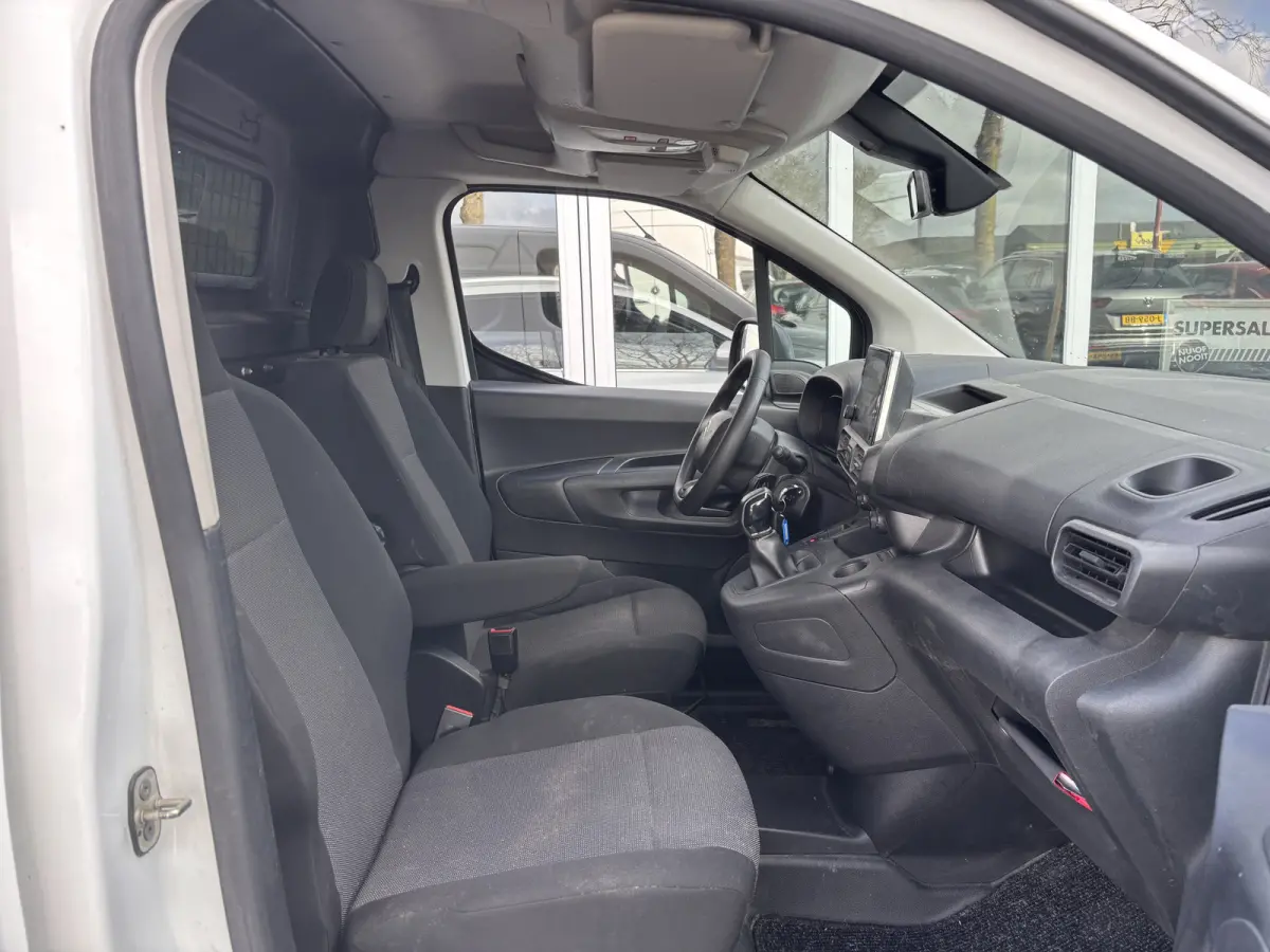1.5 BlueHDI Club XL L2 | Apple Carplay | Navi | Cruise | Airco