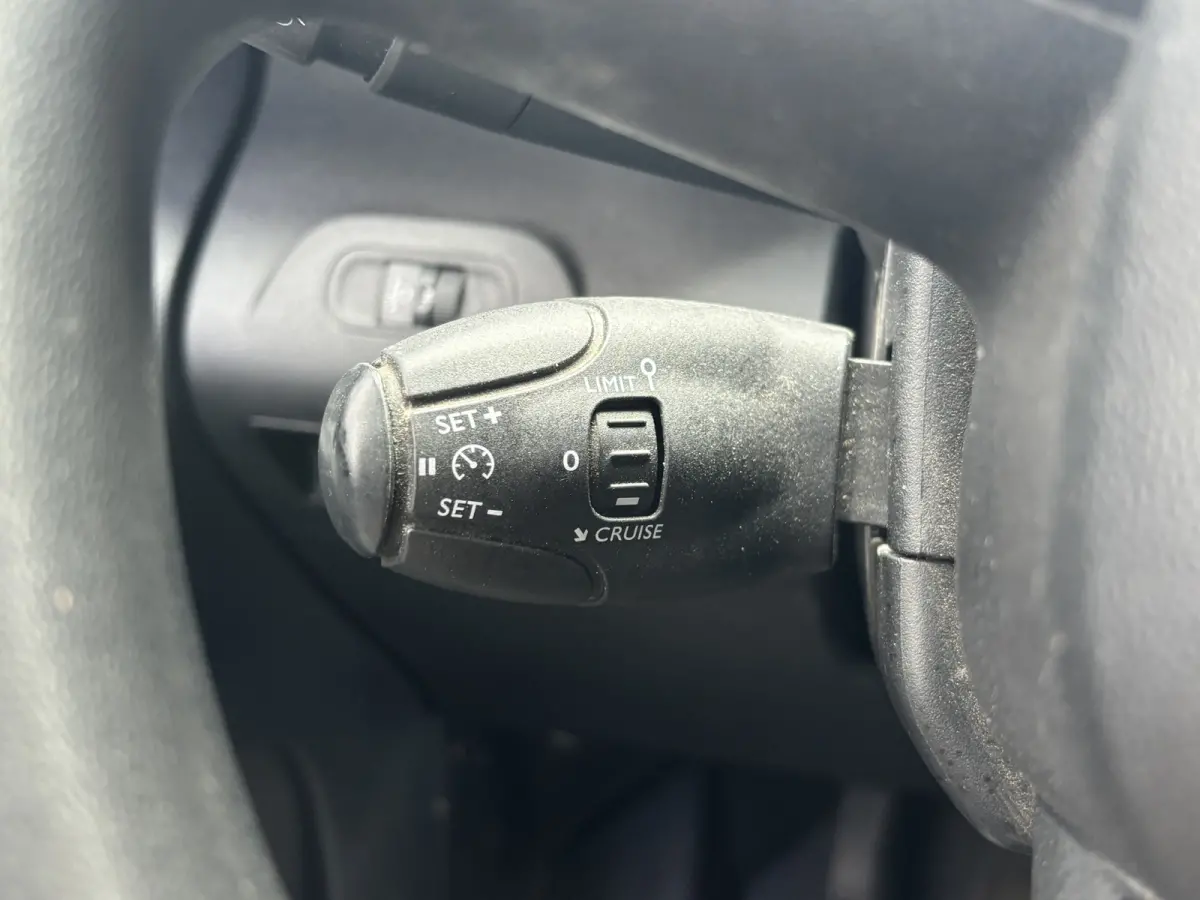 1.5 BlueHDI Club XL L2 | Apple Carplay | Navi | Cruise | Airco