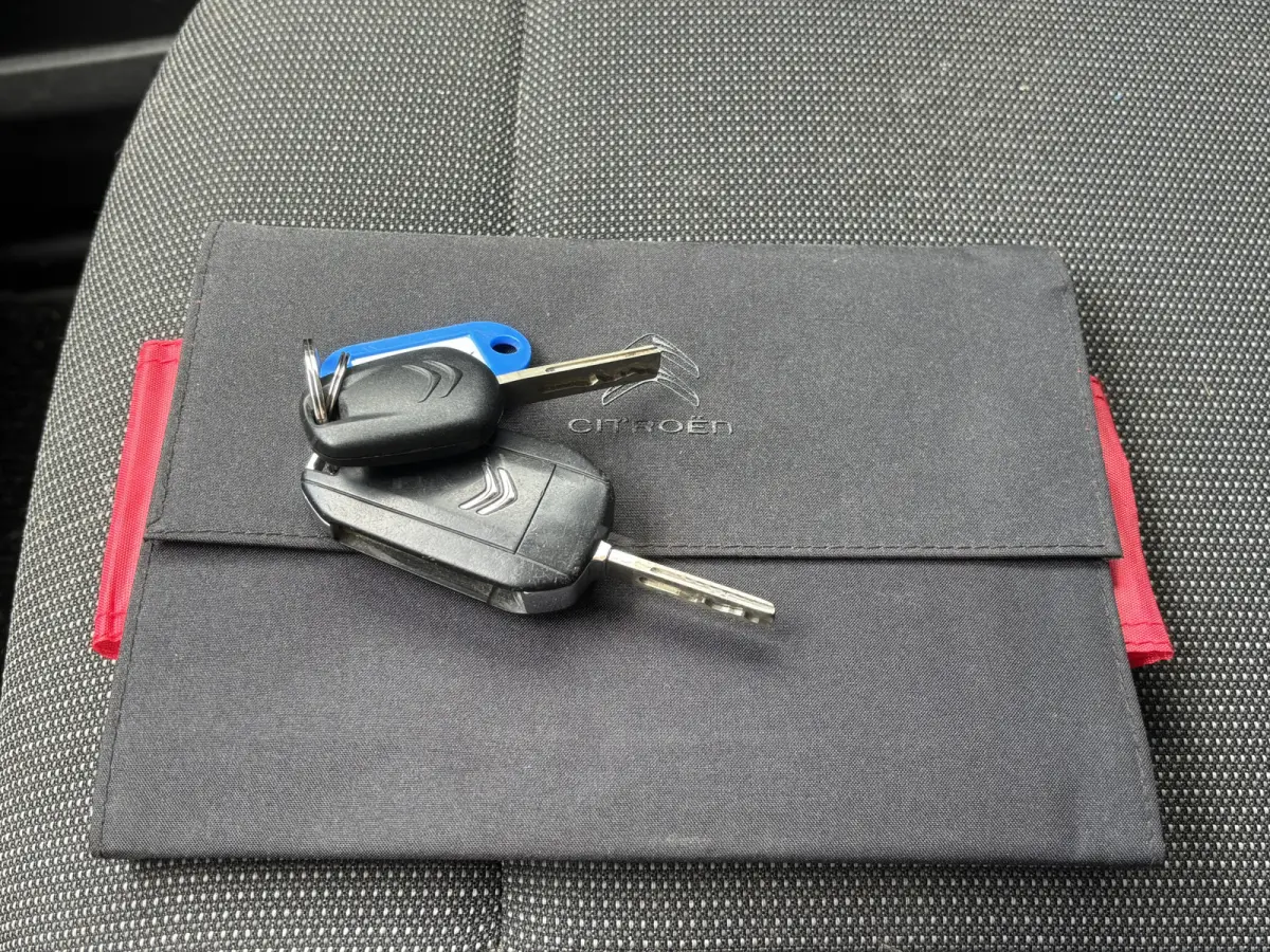 1.5 BlueHDI Club XL L2 | Apple Carplay | Navi | Cruise | Airco