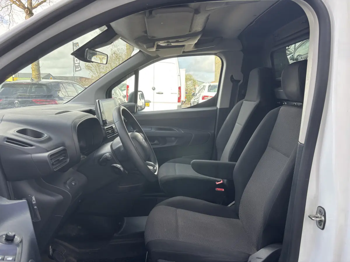 1.5 BlueHDI Club XL L2 | Apple Carplay | Navi | Cruise | Airco