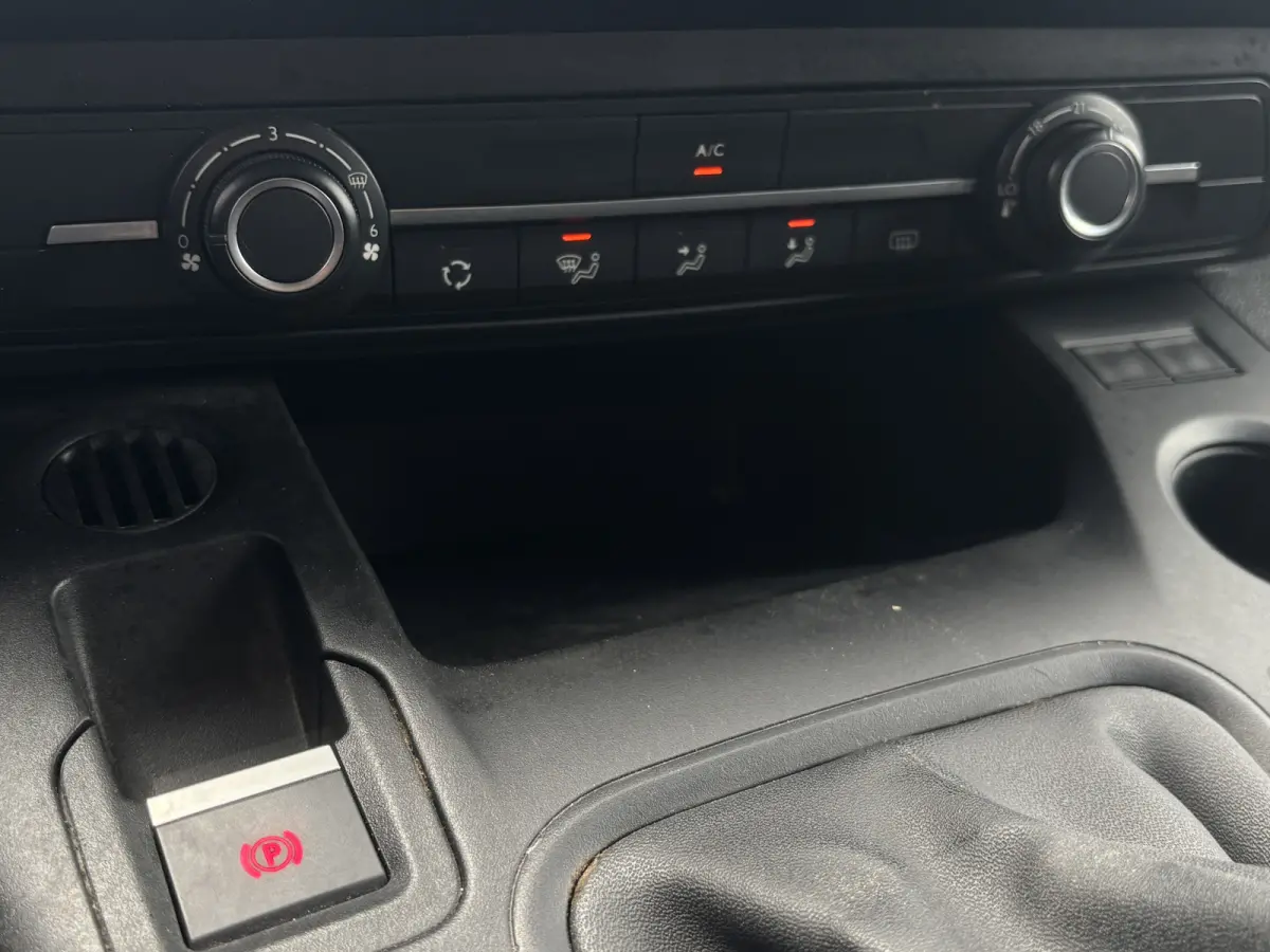 1.5 BlueHDI Club XL L2 | Apple Carplay | Navi | Cruise | Airco