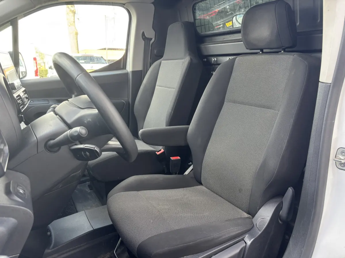 1.5 BlueHDI Club XL L2 | Apple Carplay | Navi | Cruise | Airco