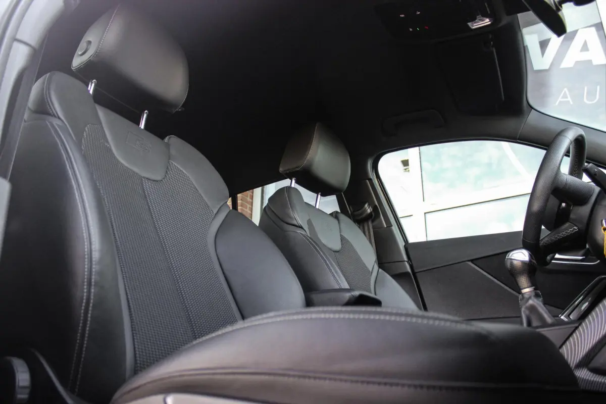 30 TFSI S Edition S-Line | 1e eigenaar | NL auto | 18 inch | LED | Camera | Sport | Cruise control | Sound system | Sfeerverlichting | Stoelverwarming | Climate control |