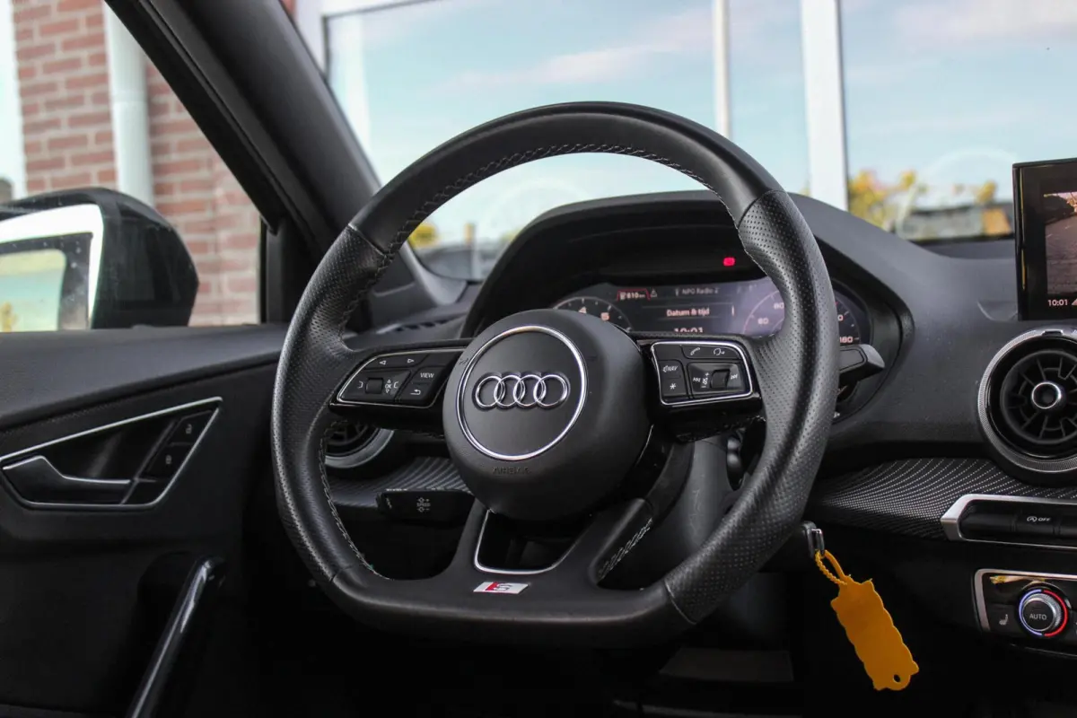 30 TFSI S Edition S-Line | 1e eigenaar | NL auto | 18 inch | LED | Camera | Sport | Cruise control | Sound system | Sfeerverlichting | Stoelverwarming | Climate control |
