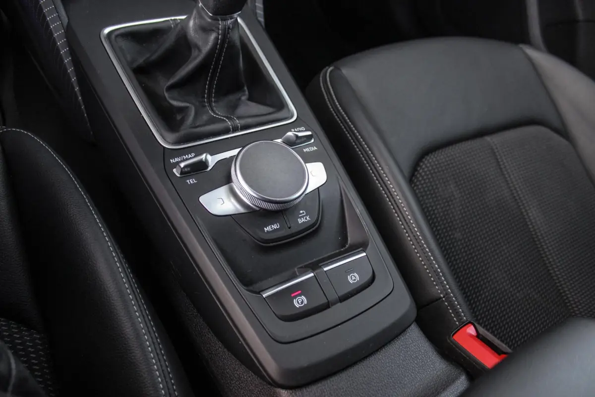 30 TFSI S Edition S-Line | 1e eigenaar | NL auto | 18 inch | LED | Camera | Sport | Cruise control | Sound system | Sfeerverlichting | Stoelverwarming | Climate control |