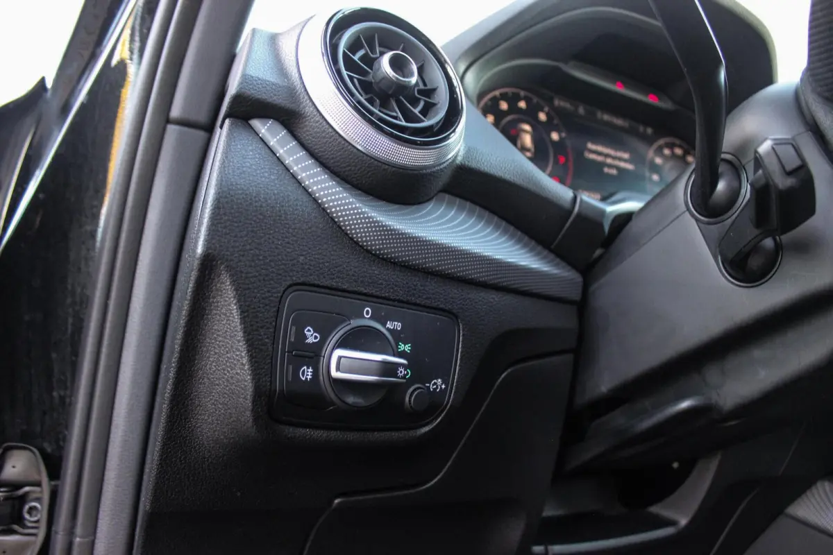 30 TFSI S Edition S-Line | 1e eigenaar | NL auto | 18 inch | LED | Camera | Sport | Cruise control | Sound system | Sfeerverlichting | Stoelverwarming | Climate control |