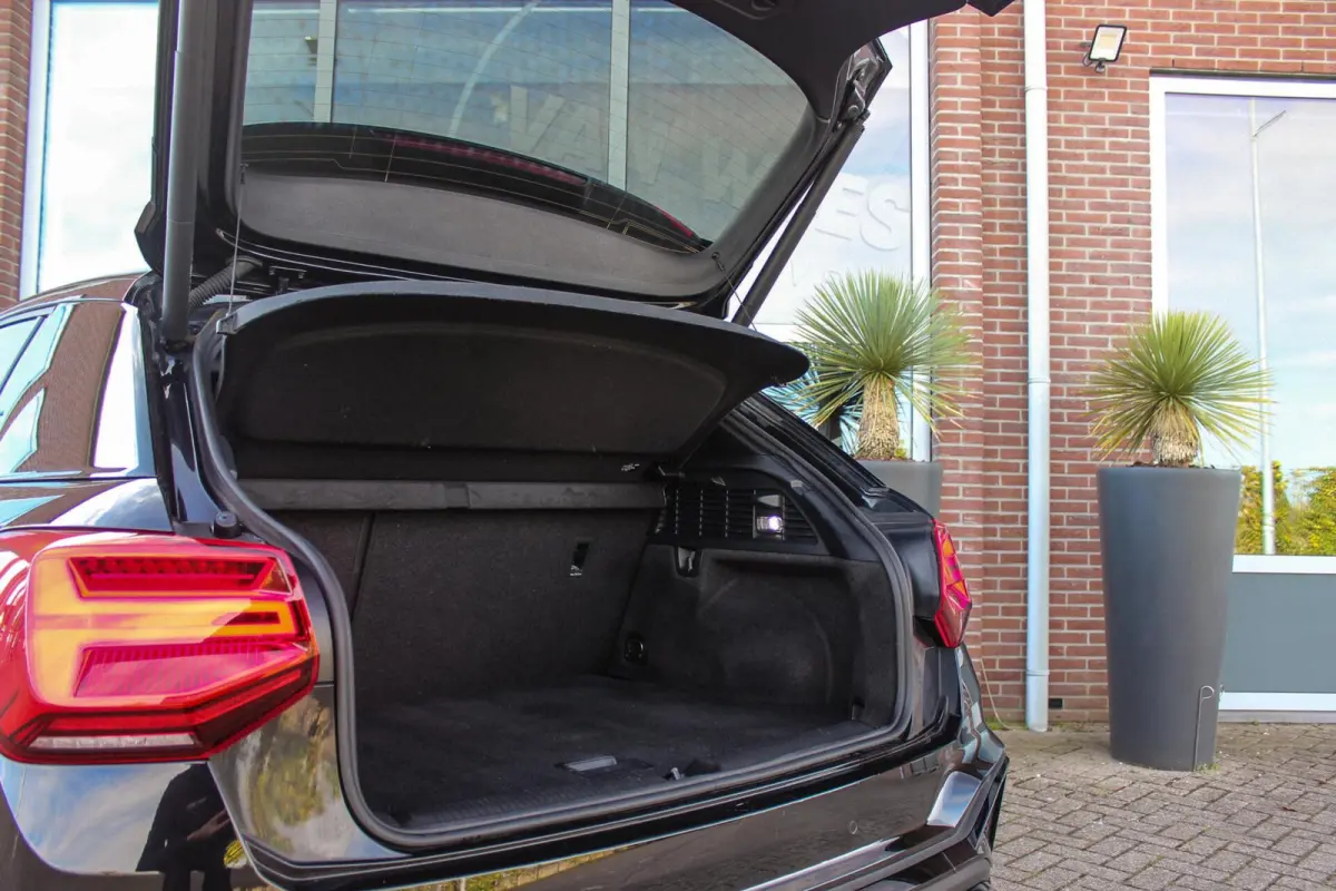 30 TFSI S Edition S-Line | 1e eigenaar | NL auto | 18 inch | LED | Camera | Sport | Cruise control | Sound system | Sfeerverlichting | Stoelverwarming | Climate control |