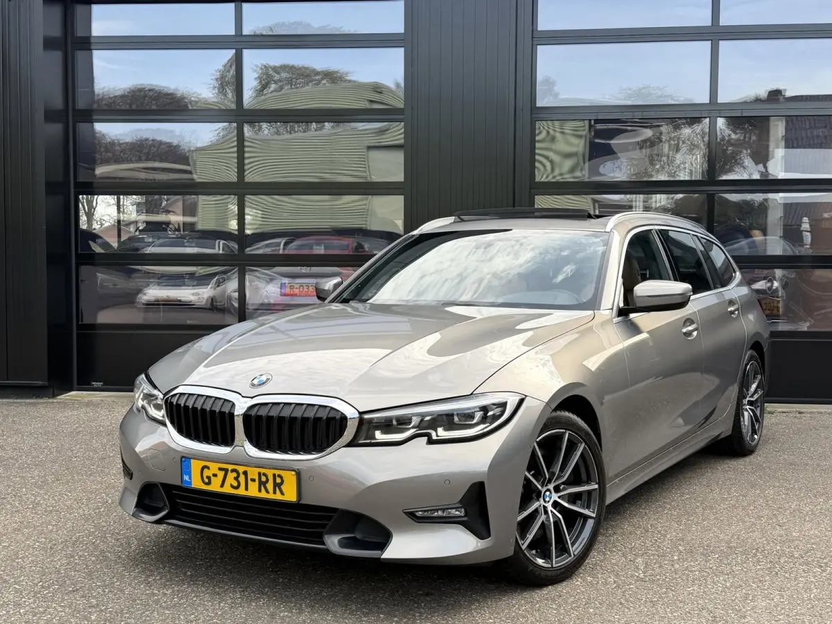 330i Individual Edition Oxidgrau Pano